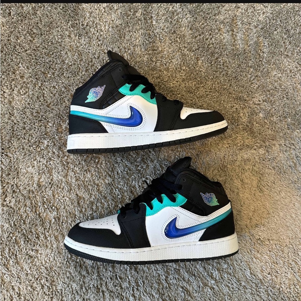 Air Jordan 1 Mid SE GS 'Formula 23 Pack'